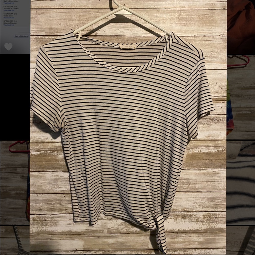 Size M Side Tie Striped Tee